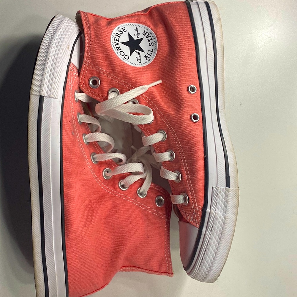Convers Size 9 hardly worn